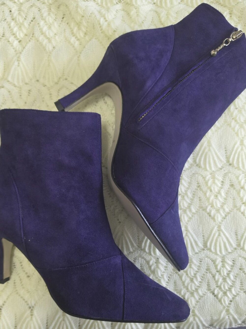 Apostrophe Royal Blue FAME Heels 7-1/2 M Suede w/Zipper Never Worn Includes Box